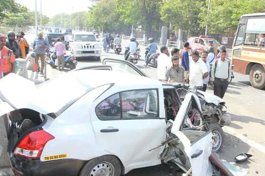 சென்னை மெரினாவில் கோரவிபத்து.. கார் மீது அரசு பேருந்து மோதியது