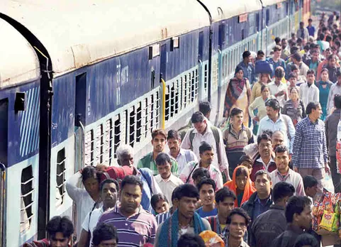 தட்கல் முன்பதிவு.. முடங்கியது IRCTC இணையத்தளம்! ஊருக்கு செல்ல டிக்கெட் புக் செய்பவர்களின் நிலைமை என்ன?