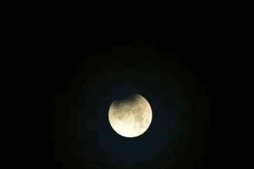 Lunar Eclipse 2019: அபூர்வ சந்திர கிரகணம் நிகழ்ந்தது ; அடுத்த சந்திர கிரகணத்திற்கு இரண்டு ஆண்டுகள் காத்திருக்க வேண்டும்!!!