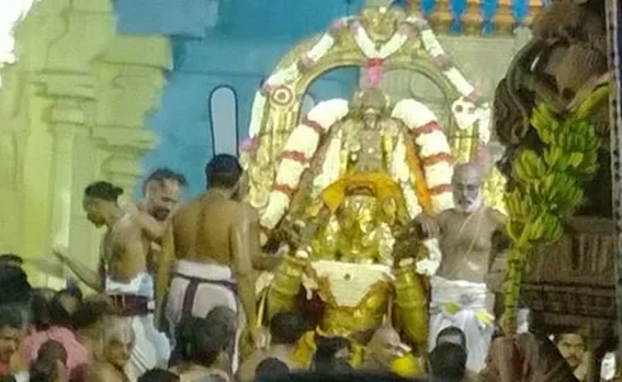 காஞ்சிபுரம் வரதராஜ பெருமாள் கோவில்: வடகலை - தென் கலை பிரிவினர் திடீர் மோதல்