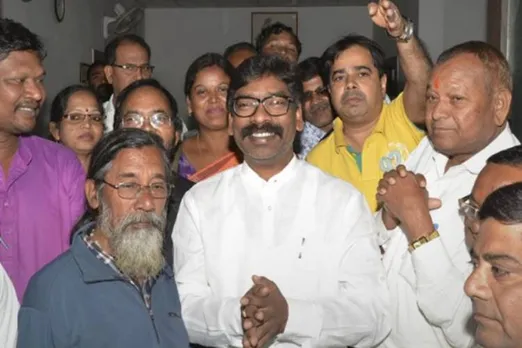 Jharkhand Election Results 2019 : ஜார்கண்டில் அமோக வெற்றி பெற்ற ஜேஎம்எம்-காங்கிரஸ் கூட்டணி