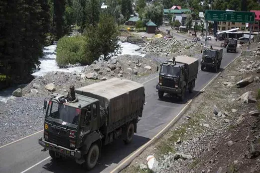 india-china border news, india-china border fight, india china border, galwan, galwan valley, இந்தியா - சீனா எல்லைப் பிரச்னை, கல்வான் பள்ளத்தாக்கில் மரணம் அடைந்த இந்திய வீரர்கள், கூர்மையான ஆயுதத்தால் காயம், எலும்பு முறிவு, india china lac, galwan news, india china ladakh border, ladakh news, indian army