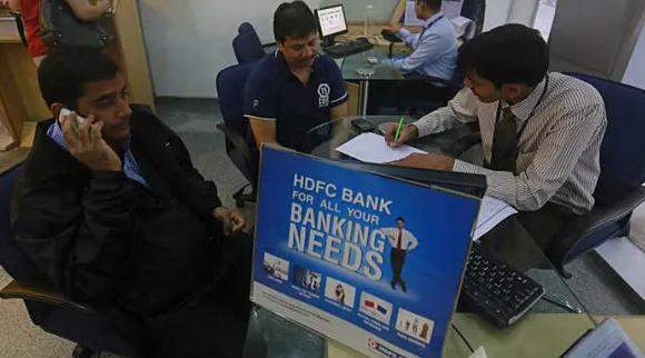 வட்டியை குறைத்த Hdfc வங்கி.. இந்த நேரத்தில் இப்படியொரு அதிர்ச்சி செய்தியா?