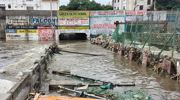 117 ஆண்டுகளுக்கு பின் ஐதராபாத்தில் கொட்டித் தீர்த்த கனமழை; 19-நாள் கைக்குழந்தை உட்பட 8 பேர் பலி!