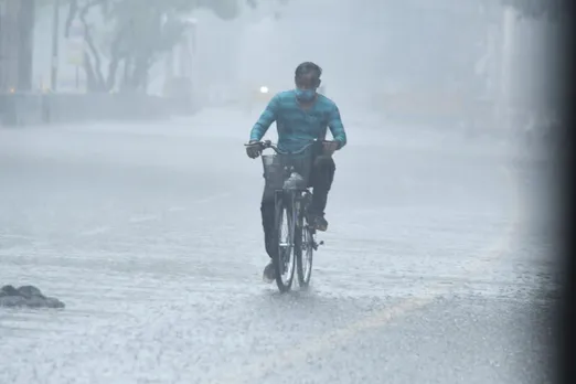 தொடங்கியது  வடகிழக்கு பருவமழை...  தமிழகத்துக்கு `மஞ்சள் அலர்ட்’ !