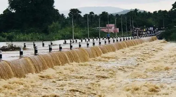 பாலாற்றில் 3 ஆண்டுகளுக்குப் பிறகு வெள்ளம்; மக்கள் தடுப்பணை கட்ட கோரிக்கை