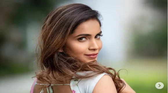 Bigg Boss Samyuktha Latest Photoshoot Viral BB Sam Tamil News