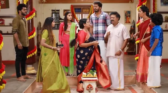 Vijay TV Raja Rani 2 serial, Raja Rani 2 serial today episode, what happens to sandhya and saravanan, family gets tension, விஜய் டிவி, ராஜா ராணி 2 சீரியல், சரவணன் சந்தியாவுக்கு என்ன ஆச்சு, பதற்றத்தில் குடும்பத்தினர், ஆல்யா மானாசா, சித்து, Tamil serial news, raja rani 2, alya manasa, sidhu, praveena, saivam ravi sundaram, raja rani 2 latest news