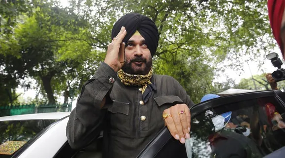 Navjot Singh Sidhu resigns Punjab Congress President, பஞ்சாப் காங்கிரஸ் தலைவர் நவ்ஜோத் சிங் சித்து ராஜினாமா, அமரீந்தர் சிங், காங்கிரஸ், பஞ்சாப் காங்கிரஸ், congress, Navjot Singh Sidhu resigns, PPCC, Punjab Congress, Congress, Amarinder Singh, charanjit Singh channi