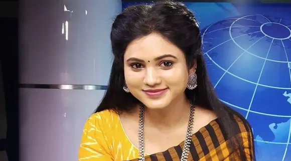 News Anchor Kanmani Sekar Latest Cute Photos