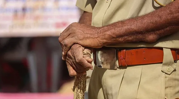 காவலர்களை தாக்கி, கோரக்பூர் கோவிலுக்குள் நுழைய முயன்றவர் ஐஐடி பட்டதாரி – உ.பி காவல்துறை