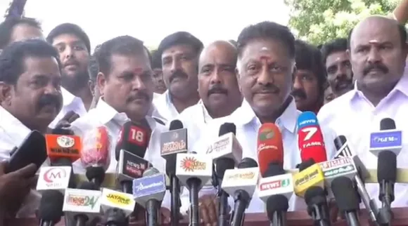 சட்டமன்ற பதவி; சபாநாயகர் உத்தரவுக்கு கட்டுப்படுவோம்: மதுரையில் ஓ.பி.எஸ் பேட்டி