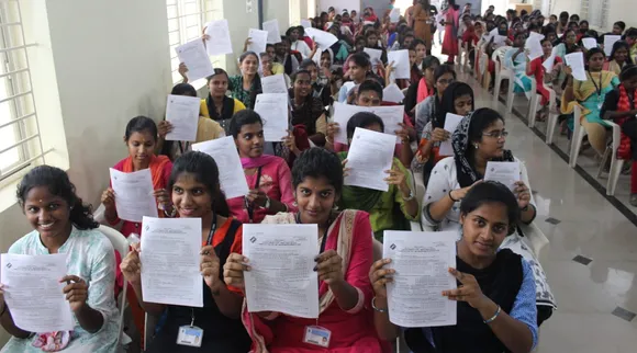 தபால் துறை மூலமாக வீடுகளுக்கே வாக்காளர் அட்டை: கோவை முகாமில் தகவல்