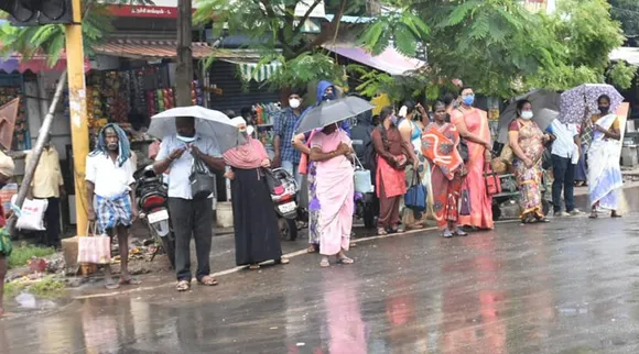 டெல்டா மாவட்டங்களில் மீண்டும் மழை மேகம்; விவசாயப் பணிகள் பாதிப்பு