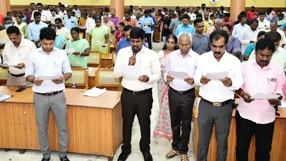 கல்வியே சரியான தீர்வு; குழந்தைத் தொழிலாளர் முறை முற்றிலும் கட்டுப்படுத்தப்பட்டு விட்டதா?