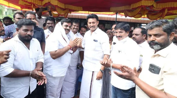 அன்பில் மகேஷ் முன்னிலையில் தி.மு.க-வில் இணைந்த 100 பா.ஜ.க-வினர்