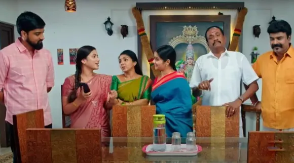 Sun TV Serial: தர்ஷிணியை தேடி வந்த ஆண் நண்பர்; குணசேகரன் செய்தது சரியா? சூடான விவாதம்