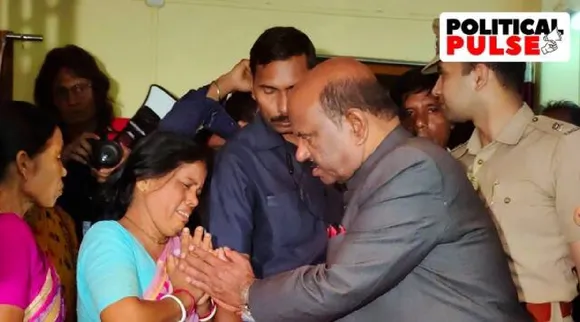 'எல்லை மீறும் ஆளுநர்': திரிணாமுல் காங்கிரஸ் தேர்தல் ஆணையத்திடம் புகார்