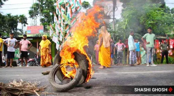 வன்முறை, தீ வைப்பு, இதுவரை 12 பேர் கொலை: கலவர களமான மேற்கு வங்க பஞ்சாயத்து தேர்தல்