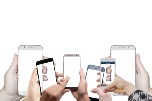 Global smartphone shipments down 9%: Canalys