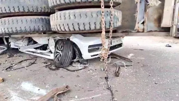 Nelamangala accident: Six of a family killed as trailer truck topples on  car in Nelamangala near Bengaluru | Karnataka News - News9live