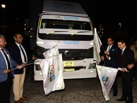 India’s G20 Sherpa Demonstrates Digital India Mobile Van