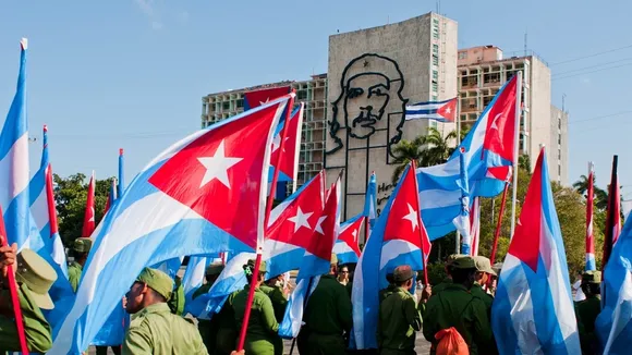200,000 Gather in Havana to Celebrate International Workers' Day
