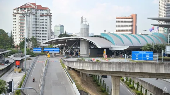 Malaysia to Pilot QR Code Passport Clearance for Factory Bus Passengers at Johor Checkpoints