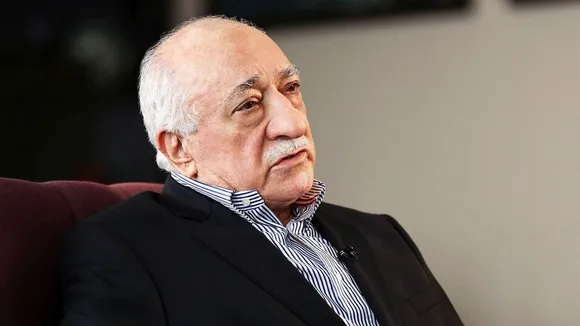 Turkish Officials Deny Reports of Fetullah Gülen's Extradition Amid New Photo Release