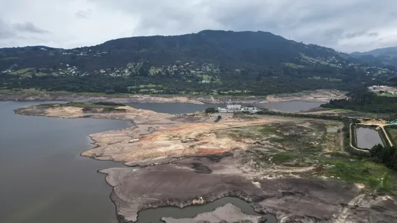 Bogotá Faces Water Rationing as Reservoirs Reach Critically Low Levels