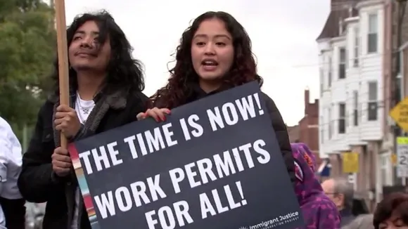 Democratic Lawmakers Urge Biden to Expand Work Permits for Undocumented Immigrants