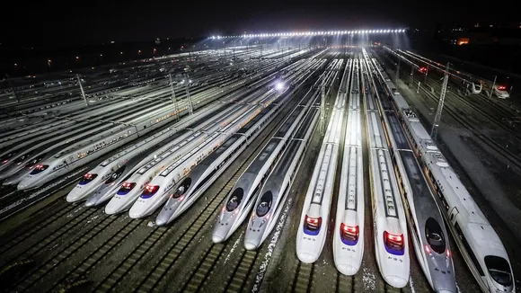 China High-Speed Trains Create Spectacular May Day Holiday Departure