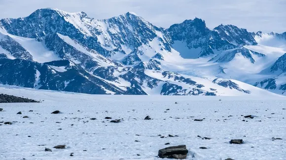 Antarctic Meteorite Losses Predicted to Reach 76% by 2100 Due to Climate Change