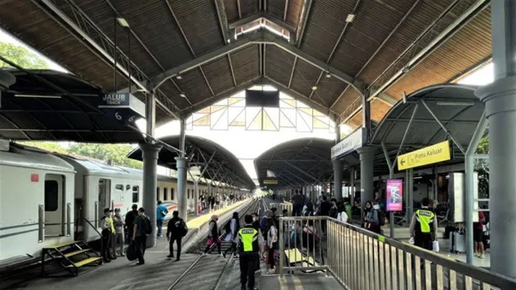 KAI Commuter Expects Over 900,000 Passengers on First Day of Work After Lebaran