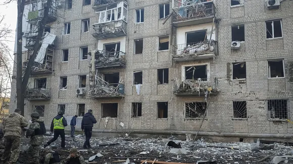 Russian Shelling Damages Residential Buildings in Kharkiv, Injuring Six