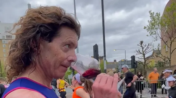 Man Completes London Marathon in 3 Hours While Dressed as Wine Bottle, Drinking 25 Glasses