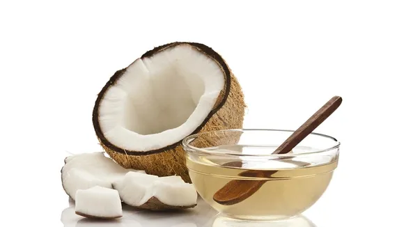 Experts Caution Against Replacing Dental Hygiene with Oil Pulling