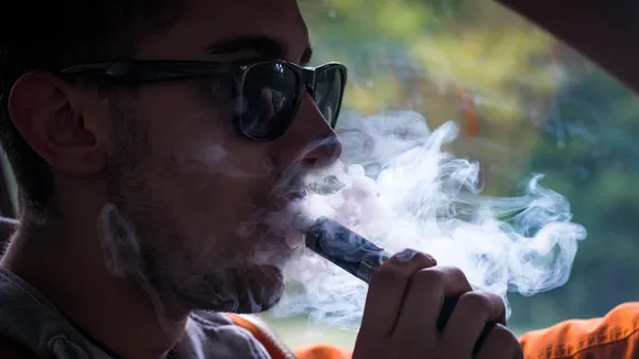 AI Predicts Toxic Compounds in E-Cigarette Flavors, Raising Health Concerns