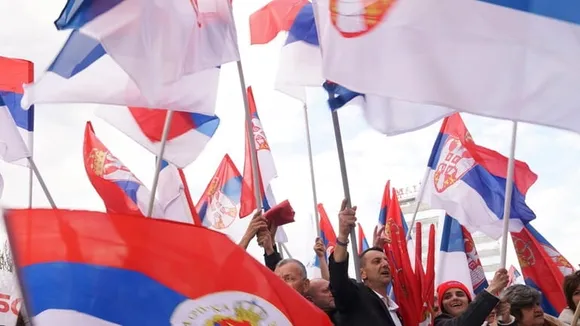 Thousands of Bosnian Serbs Rally in Banja Luka, Denying Srebrenica Genocide Despite UN Rulings