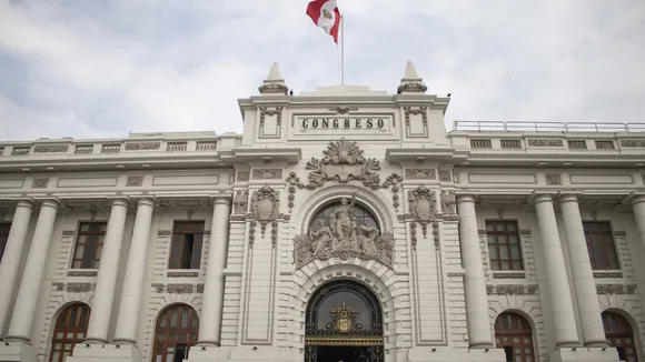 Peru Mandates Retirement for Some Public Sector Workers
