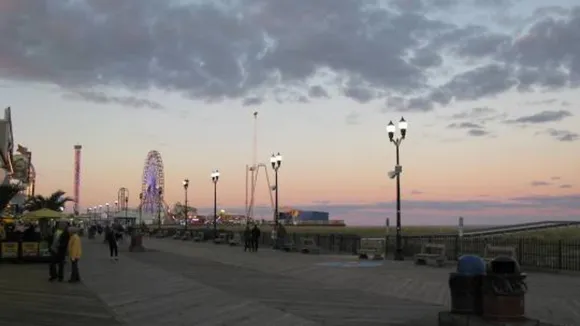 New Jersey Imposes Curfew on Minors Amid Boardwalk Chaos