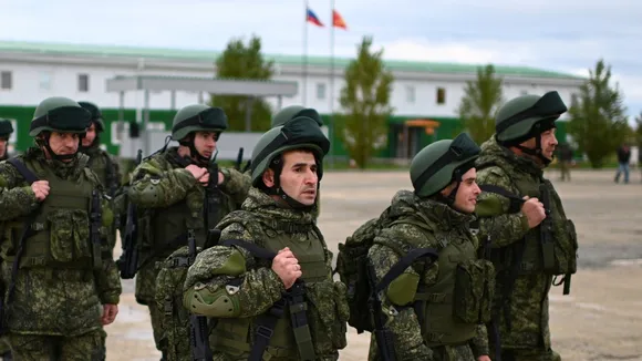 Ukrainian Conscripts Face Grim Realities on Donbas Frontline Amid Soldier Shortage