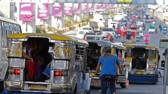 Philippine Jeepney Drivers Face Crackdown for Missing Cooperative Deadline