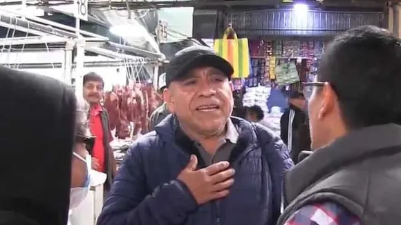 Elderly Man in Chincha Returns 500 Soles Found in Local Market to Owner