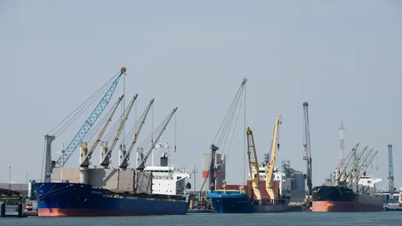 Namibia Pioneers Hydrogen-Powered Vessel in Walvis Bay Port