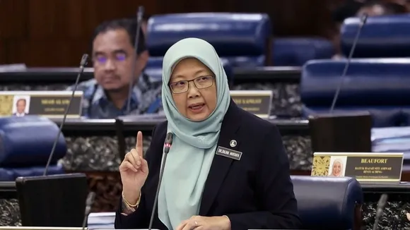 Malaysian Health Ministry Cracks Down on Smoking and Dengue Violations