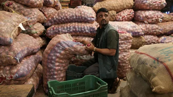 India Imposes 40% Onion Export Duty, Exempts Desi Chana Imports