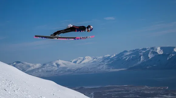 Ryōyū Kobayashi Shatters Ski Flying World Record with 291-Meter Jump in Iceland