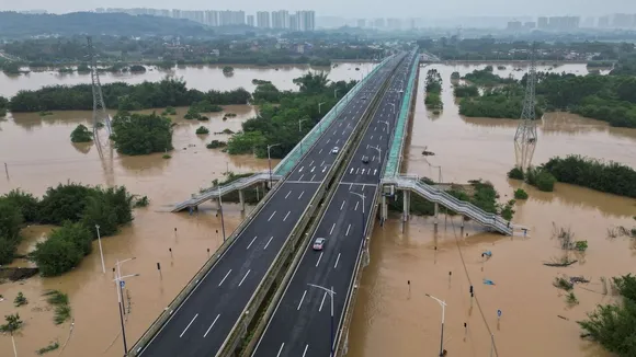 Severe Floods in China's Guangdong Province Kill 4, Force Evacuation of Over 82,000