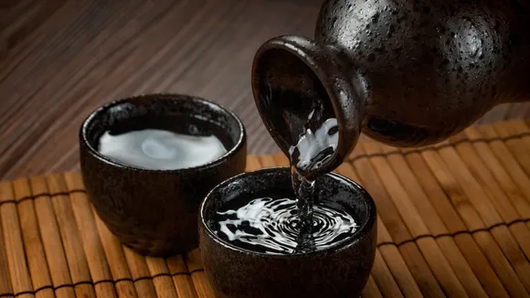 Sake Gains Global Recognition Through Simplified Labels and International Production